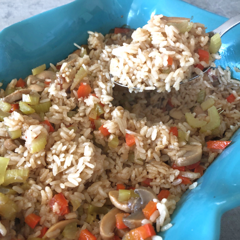 How to Cook Brown Rice In the Oven (Easy Baked Recipe)